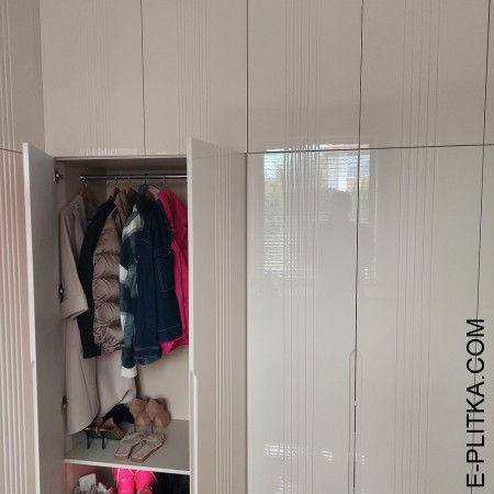 Современные шкафы для гардеробной комнаты